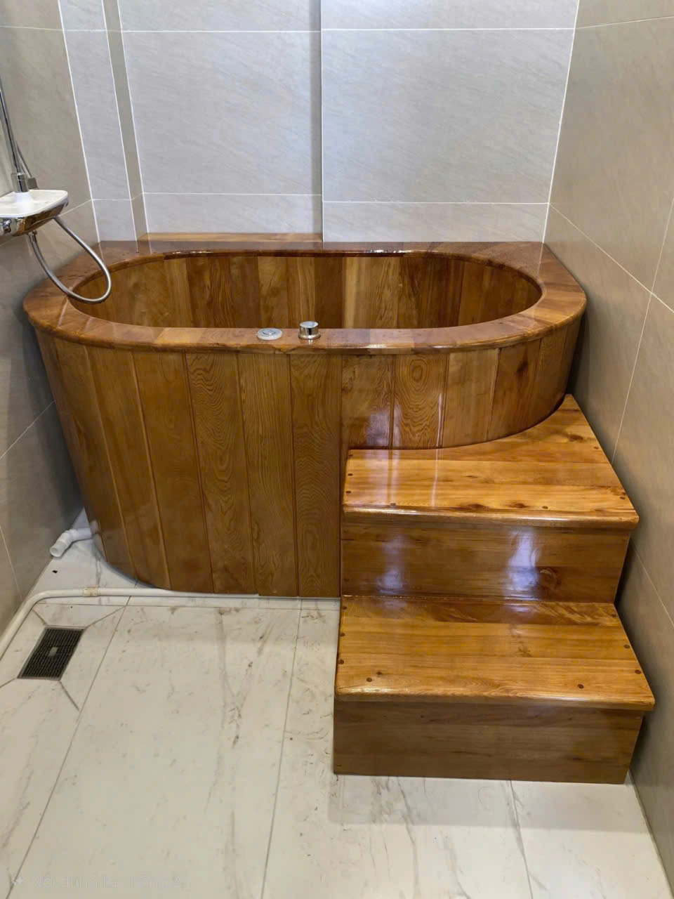 Bồn Tắm Gỗ Sục Massage Cao Cấp